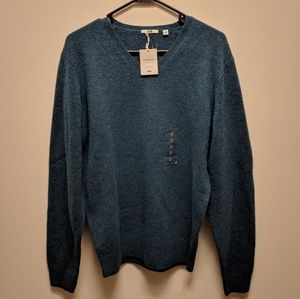 BRAND NEW Uniqlo V Neck Wool Sweater